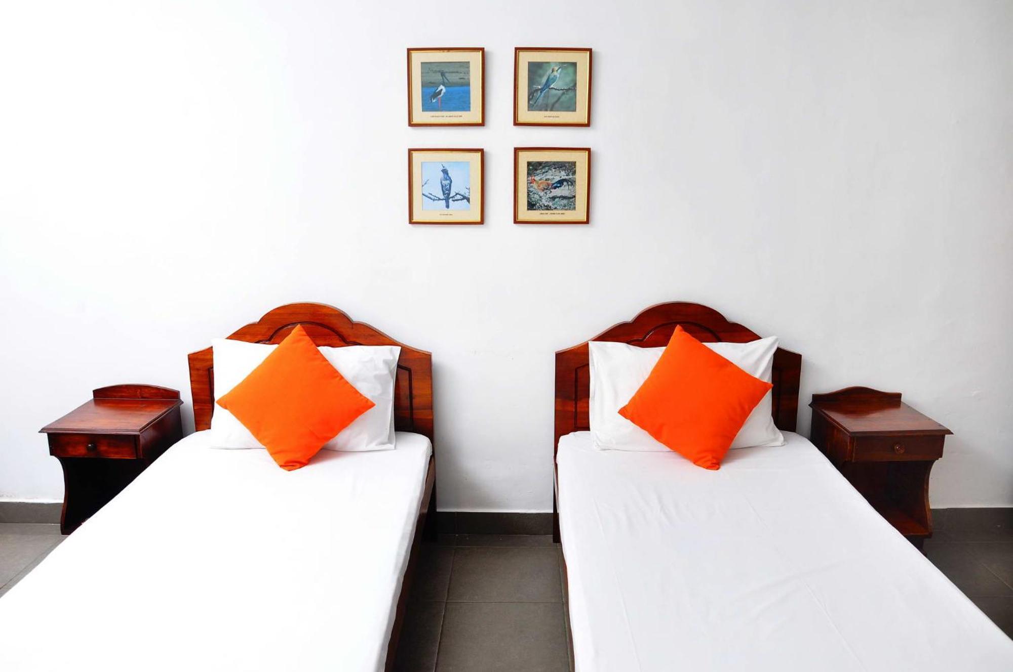 Sea View Hotel Colombo Exteriör bild