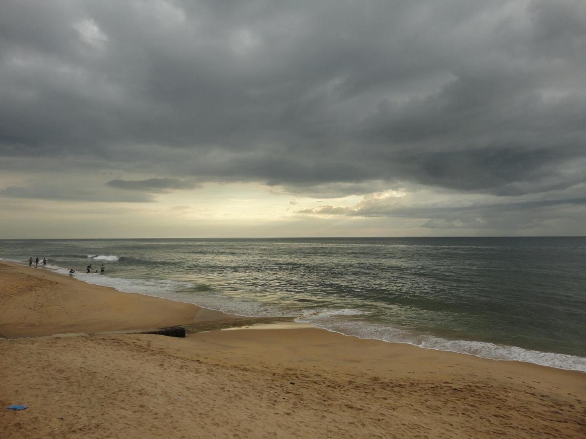 Sea View Hotel Colombo Exteriör bild